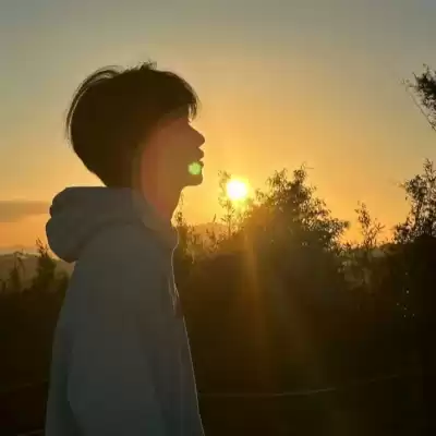 雍恨云